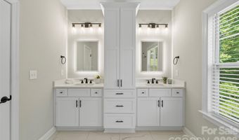 1607 Freemont Dr, Alexis, NC 28006