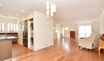 142 I U Willets Rd, Albertson, NY 11507