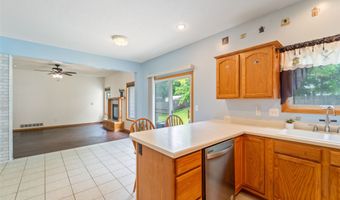 403 4th St NW, Altoona, IA 50009