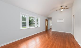 35 Fairview Dr, Middletown, NJ 07748