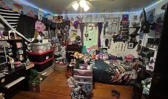 114 LINCOLN St, Big Sandy, TN 38221
