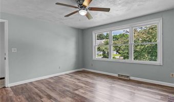 25 High St, Warwick, RI 02886