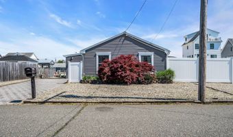 209 Fernwood Dr, Bayville, NJ 08721