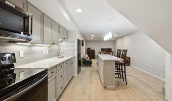 20 Greystoke Ct, Ballwin, MO 63021
