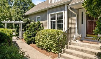 61 Seal Island Rd, Bristol, RI 02809