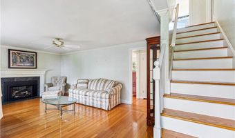 124 Longview Dr, Cranston, RI 02920