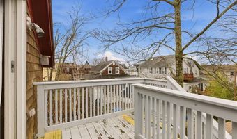 9 Bacheller St, Newport, RI 02840