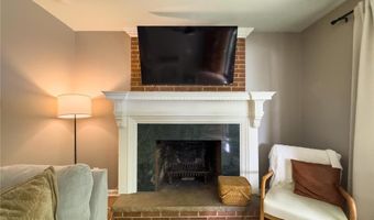 2035 Valmont Dr, Arnold, MO 63010