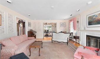 24 Kirkbrae Dr, Lincoln, RI 02865