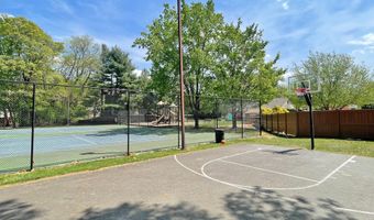 69 Bradford Ct, Aberdeen, NJ 07747