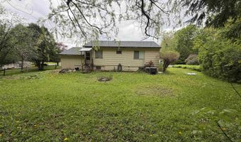 7 Meadow Wood Dr, Barre, VT 05654