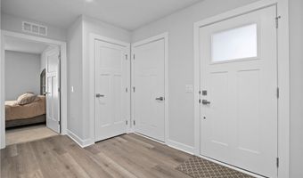 122 Eagle Cir, Amherst, OH 44001