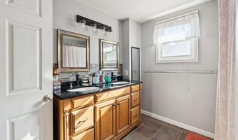 16 Murray St, Augusta, ME 04330