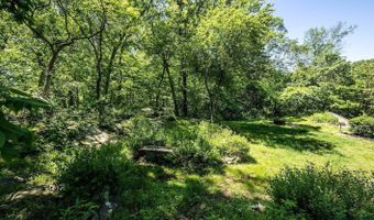 98 Fairy Dell Rd, Clinton, CT 06413