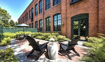 1 Indian Neck Ave 4, Branford, CT 06405