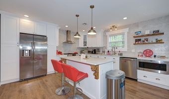 20 Duchess Ave, North Middletown, NJ 07748