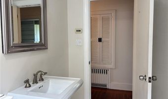 5 Ellwood Pl, Newport, RI 02840