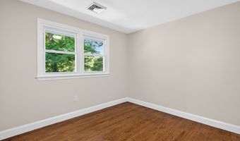 41 Piscitello Dr, Branford, CT 06405