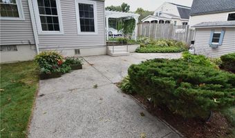 13 Cozy Ln, Cumberland, RI 02864