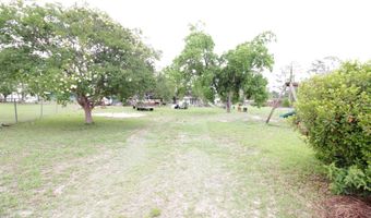 136 Morris Dr, Alma, GA 31510