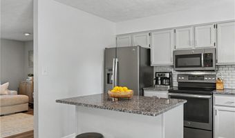 408 Abbyshire Rd, Akron, OH 44319