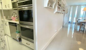 3301 N Country Club Dr 112, Aventura, FL 33180
