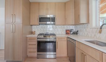 57 GARDEN Dr, Alexandria, VA 22304