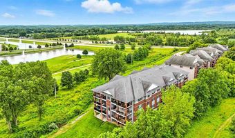 1092 Walnut Ave 117 Bld E, Riverside, IA 52327