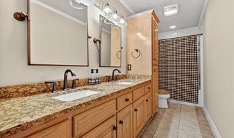 2816 Roanoke Ridge Rd, Bartlesville, OK 74006