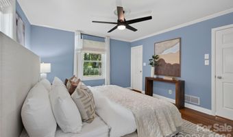 1911 Club Rd, Charlotte, NC 28205