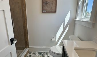 281 7th St, Avalon, NJ 08202