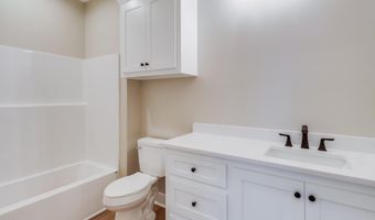 4054 Mallard St, Bay St. Louis, MS 39520