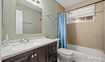 3130 Erskine Dr, Charlotte, NC 28205