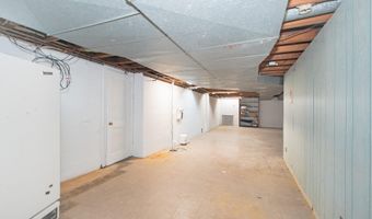 1365 Chalmers Dr, Ann Arbor, MI 48104