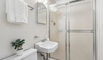 5601 KIRKWOOD Dr, Bethesda, MD 20816