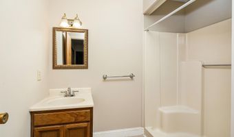 3 Springwood Manor Dr, Albany, NY 12211