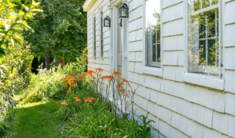 16 US-1, Falmouth, ME 04105