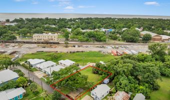 306 Union St, Bay St. Louis, MS 39520
