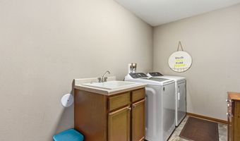 1305 Whistling Straits Ct, Altoona, WI 54720
