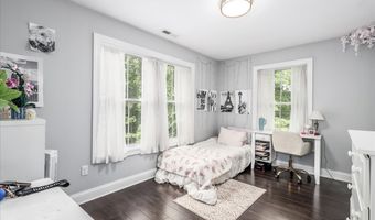 127 Putnam Park Rd, Bethel, CT 06801