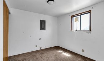 1301 E FOX FARM Rd, Cheyenne, WY 82009