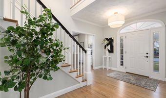 5 Morgan Ct, Lincoln, RI 02865