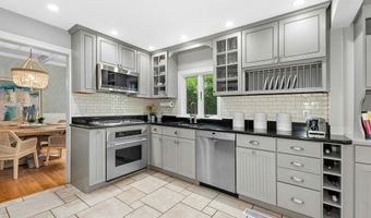 139 Holmes Ave, Darien, CT 06820
