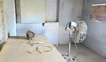 444 E 8th St, Baxter Springs, KS 66713