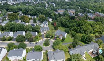 10604 MAPLECREST Ln, Potomac, MD 20854
