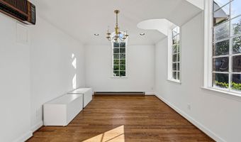 5001 W CEDAR Ln, Bethesda, MD 20814
