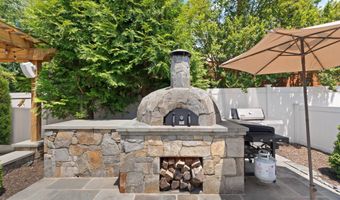 6501 STONEHAM Rd, Bethesda, MD 20817