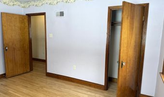 7892 OLD 101 Rd, Armstrong Creek, WI 54103