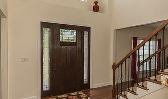733 Castle Ridge Dr, Ballwin, MO 63021