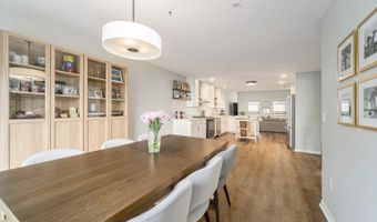 1043 Maiden Ln, Ann Arbor, MI 48105